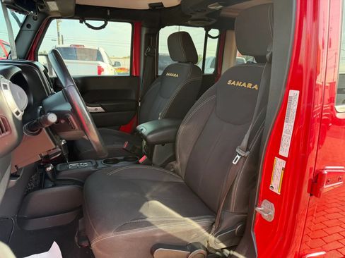 Used 2014 Jeep Wrangler Unlimited Sahara w/ Connectivity Group AWD/4WD image 5