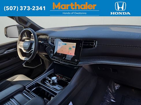 Used 2024 Jeep Wagoneer Series II w/ Flexible Seating Group AWD/4WD image 22