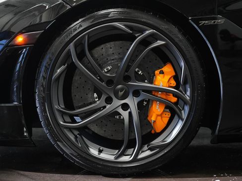 Used 2025 McLaren 750S Spider image 15