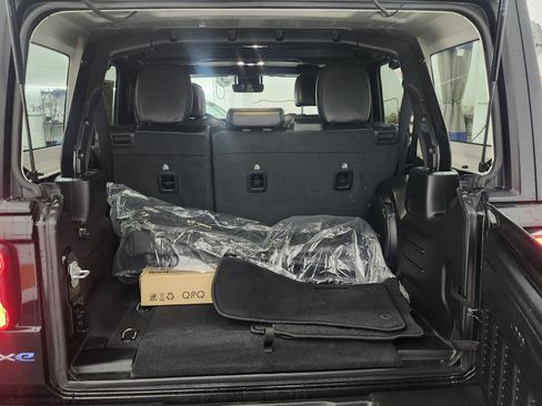 Used 2021 Jeep Wrangler Unlimited Sahara w/ Cold Weather Group image 20