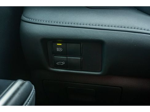 Used 2022 Toyota Highlander XSE AWD/4WD image 28