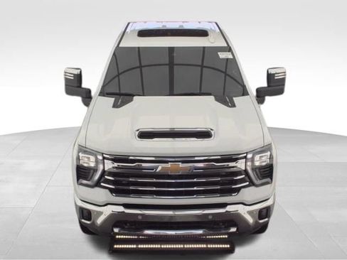 Used 2025 Chevrolet Silverado 2500 LTZ w/ LTZ Premium Package AWD/4WD image 2