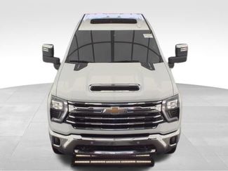 Used 2025 Chevrolet Silverado 2500 LTZ w/ LTZ Premium Package AWD/4WD video 2