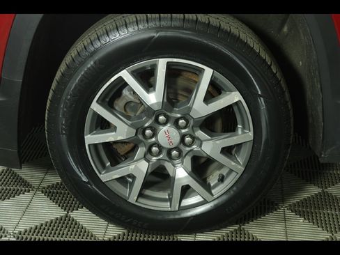 Used 2023 GMC Acadia SLE w/ Driver Convenience Package AWD/4WD image 8