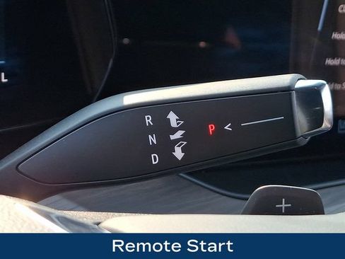 Used 2025 Chevrolet Tahoe Premier AWD/4WD image 11