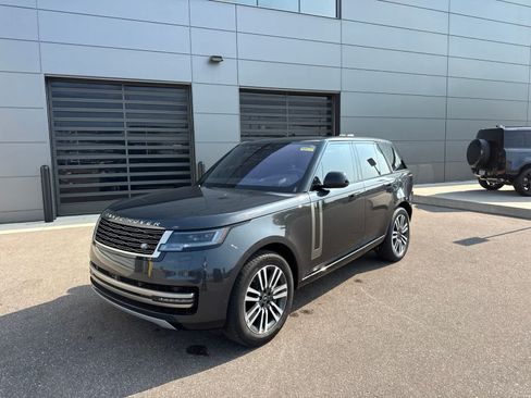 Used 2023 Land Rover Range Rover SE AWD/4WD image 1