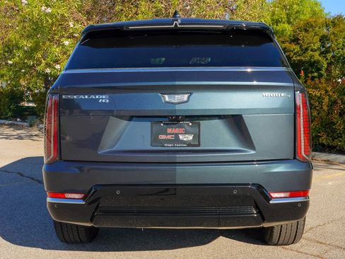 New 2026 Cadillac Escalade IQ Luxury 1 image 8