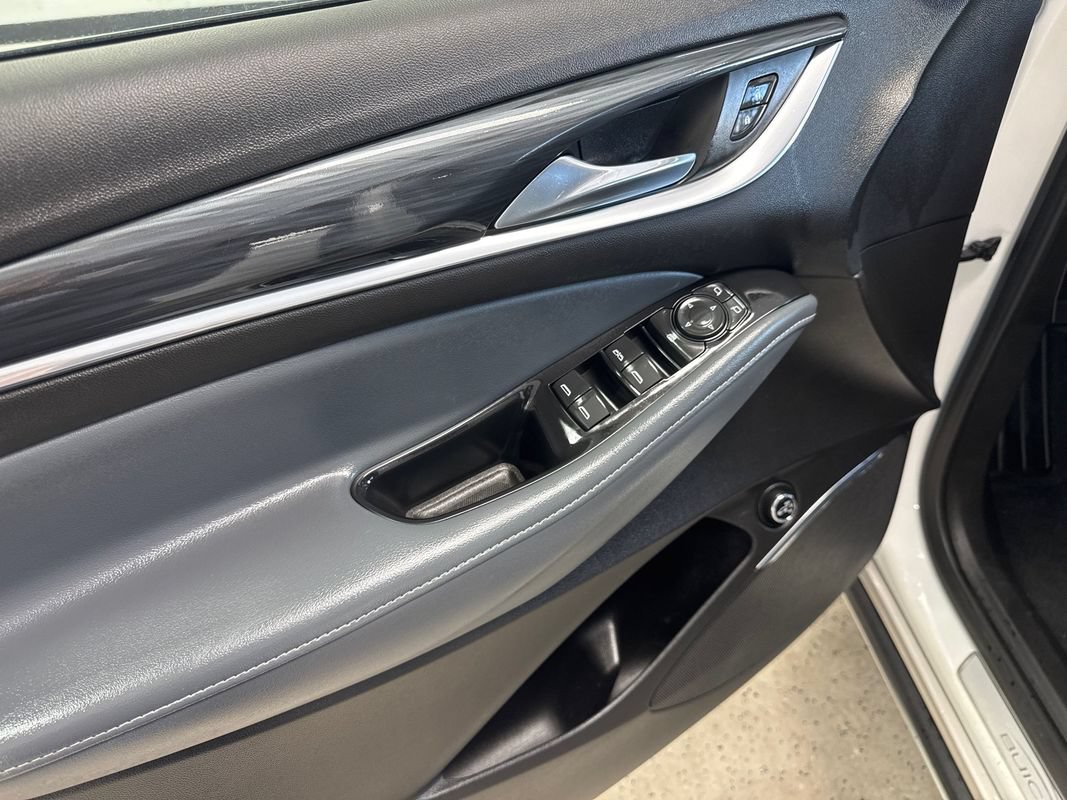 Used 2021 Buick Enclave Essence AWD/4WD image 15