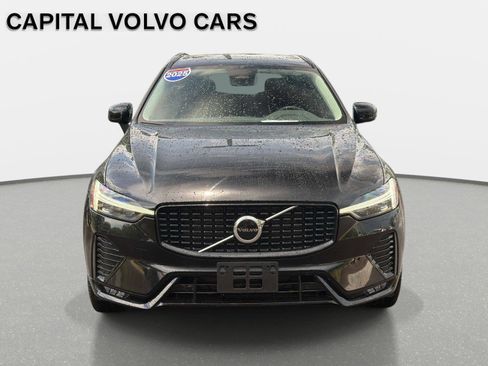 Certified 2025 Volvo XC60 B5 Core AWD/4WD image 2