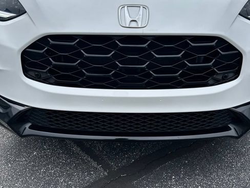Used 2023 Honda HR-V EX-L image 3