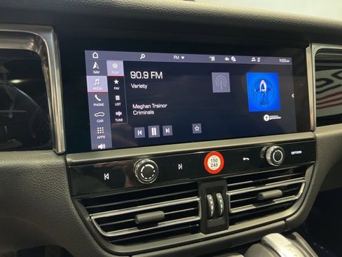 Used 2025 Porsche Macan Turbo image 22