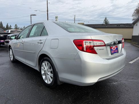 Used 2013 Toyota Camry XLE w/ Leather Pkg image 5