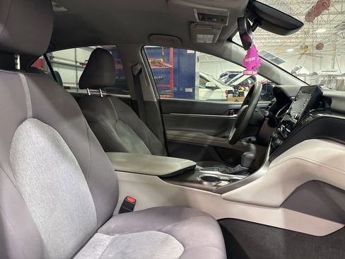 Certified 2022 Toyota Camry XLE FWD image 10
