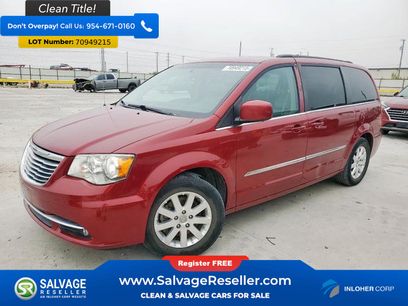 Used 2013 Chrysler Town & Country Touring w/ Trailer Tow Group