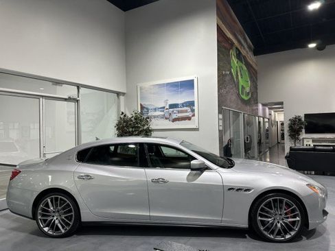 Used 2014 Maserati Quattroporte GTS RWD image 27