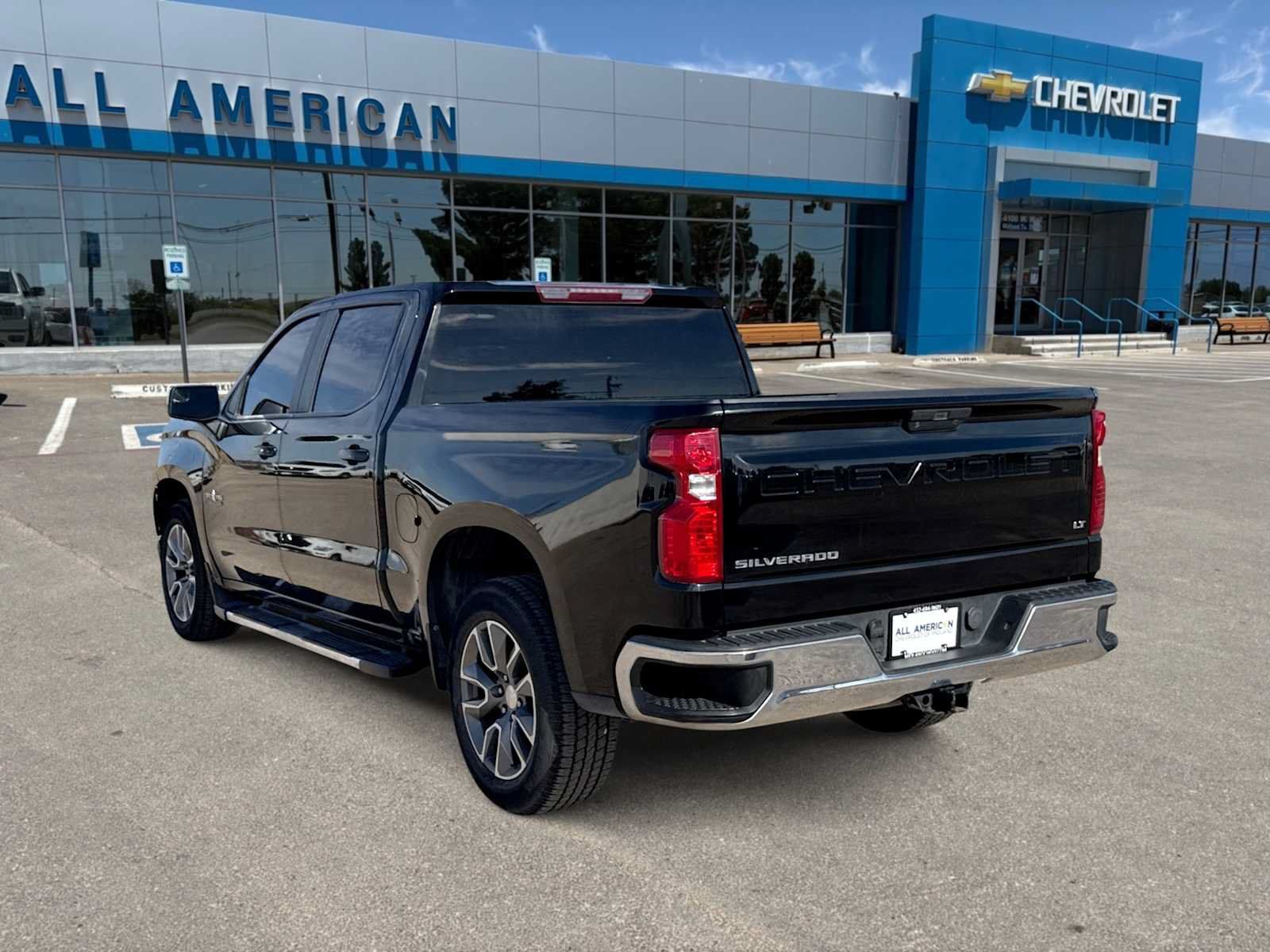 Used 2022 Chevrolet Silverado 1500 LT RWD image 6