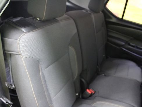 Used 2021 Chevrolet Traverse LS FWD image 9