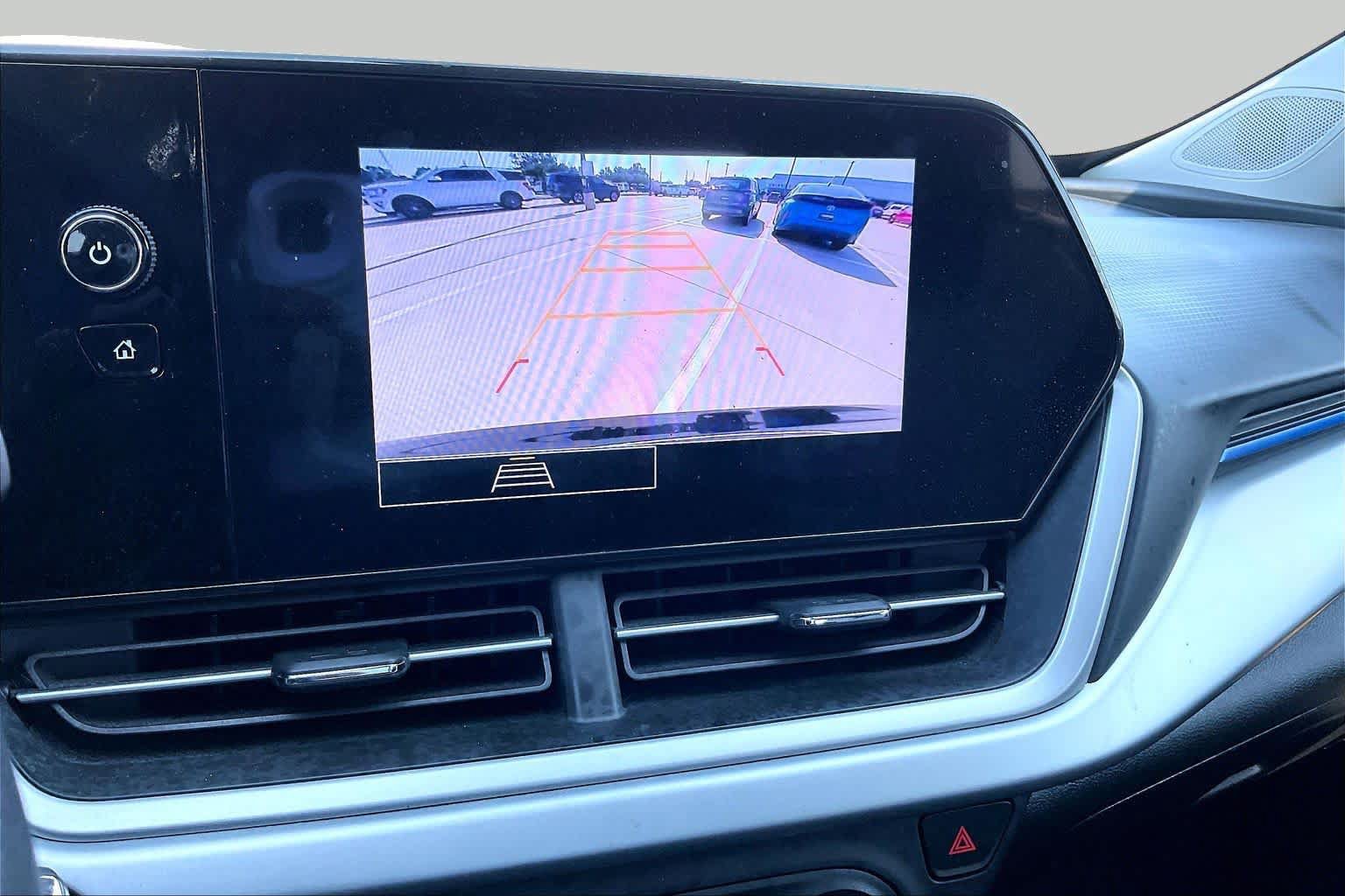 Used 2025 Chevrolet Trax LS FWD image 28
