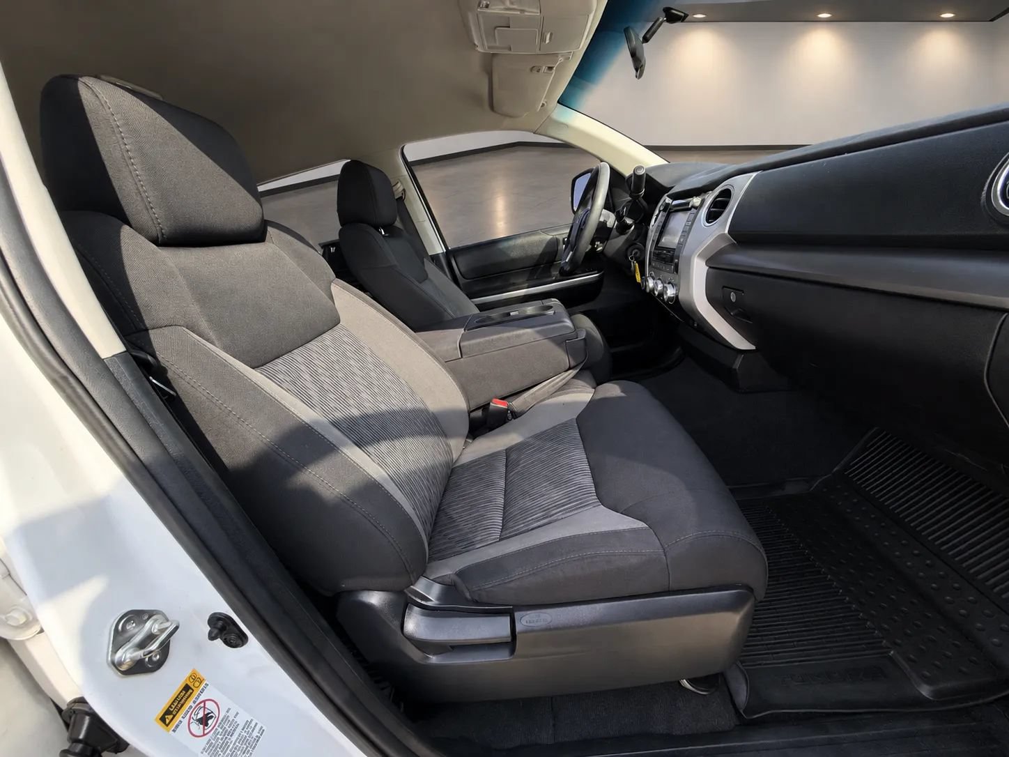 Used 2015 Toyota Tundra SR5 AWD/4WD image 19