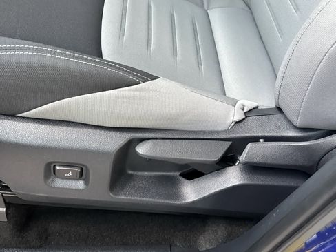 Used 2025 Toyota Tacoma TRD Sport image 10