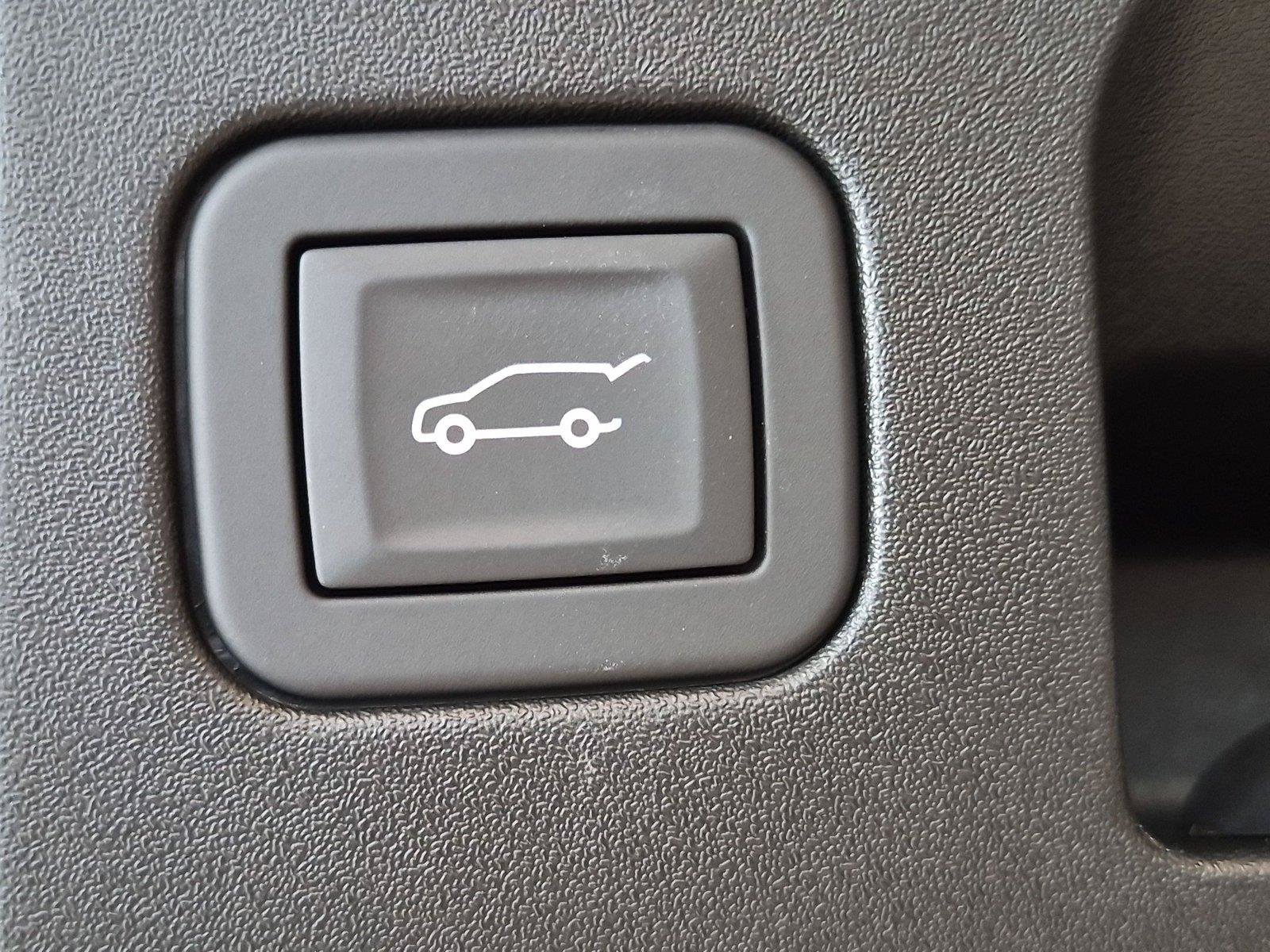 New 2026 Cadillac XT5 Luxury w/ LPO, Floor Liner Package FWD image 19