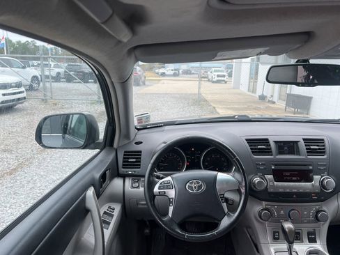 Used 2011 Toyota Highlander 2WD image 11