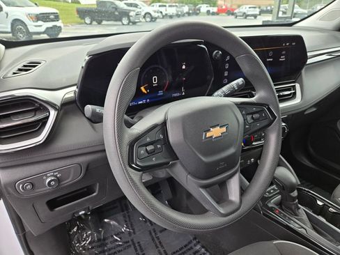 Used 2025 Chevrolet TrailBlazer LT AWD/4WD image 10