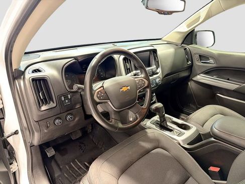 Used 2021 Chevrolet Colorado LT w/ LT Convenience Package AWD/4WD image 9