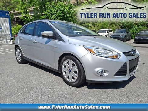Used 2012 Ford Focus SE w/ SE Winter Pkg FWD image 1