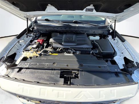 Used 2023 Nissan Titan SV w/ SV Convenience Package image 26