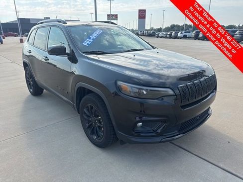 Used 2023 Jeep Cherokee Altitude Lux image 7