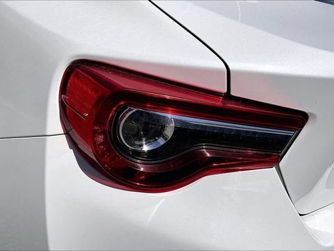 Used 2017 Toyota 86 RWD image 22