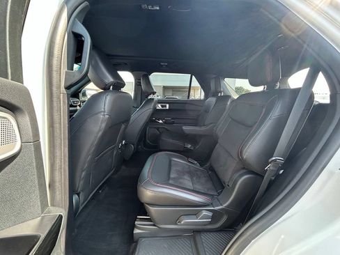 Certified 2022 Ford Explorer ST-Line w/ Class IV Trailer Tow Package AWD/4WD image 28