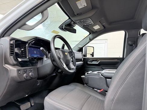 Used 2025 Chevrolet Silverado 3500 LT w/ Safety Package AWD/4WD image 15
