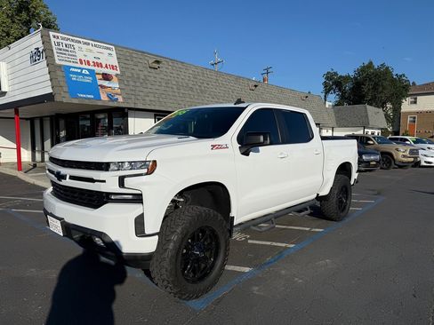 Used 2021 Chevrolet Silverado 1500 RST image 3
