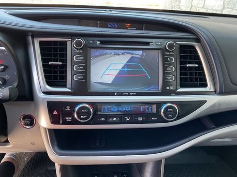 Used 2016 Toyota Highlander XLE image 20