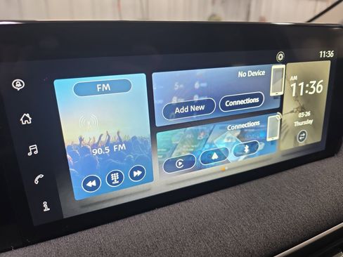 Certified 2025 Nissan Kicks SV image 20