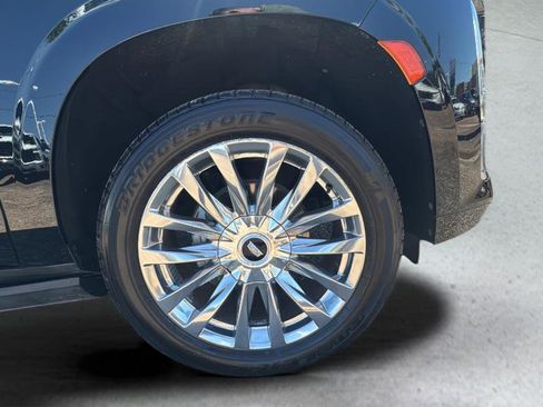 Used 2021 Cadillac Escalade Premium Luxury w/ Driver Assist Tech Package AWD/4WD image 21