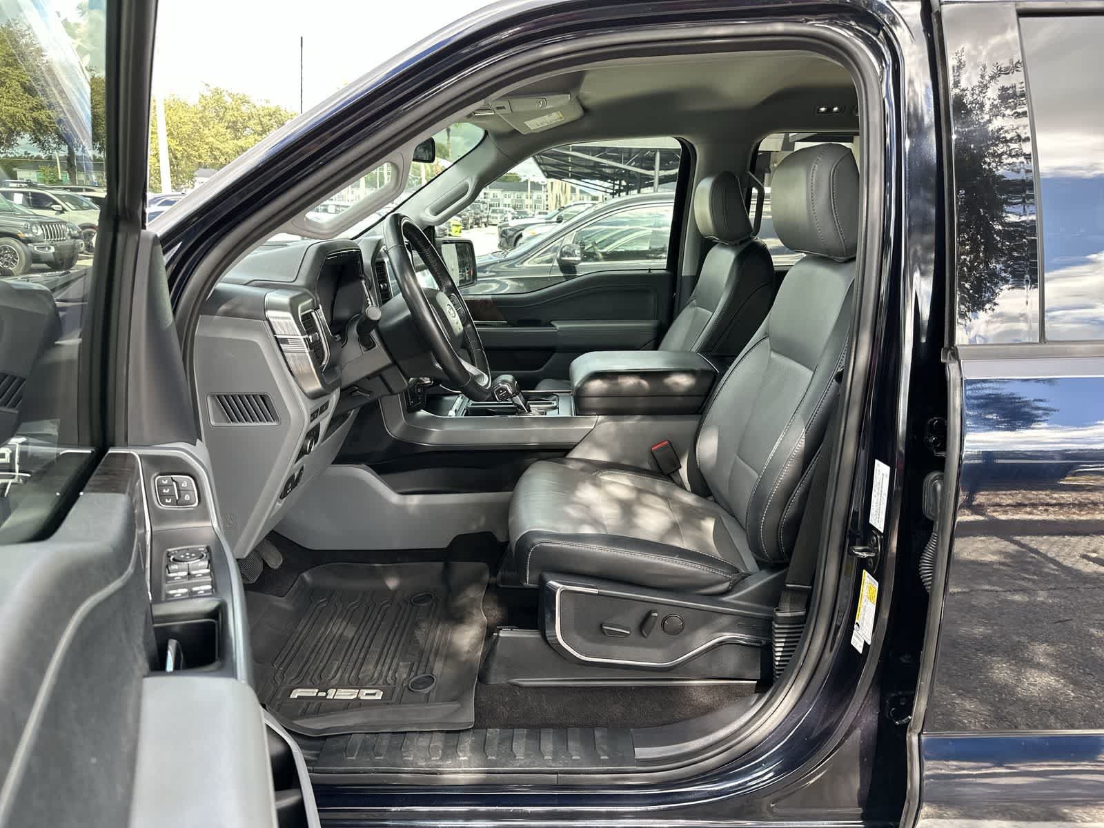 Used 2022 Ford F150 Lariat AWD/4WD image 2
