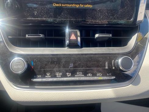 Used 2025 Toyota Corolla LE w/ Convenience Package FWD image 10