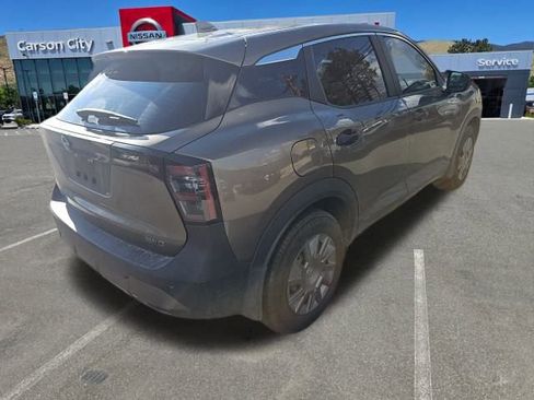 Used 2025 Nissan Kicks S image 9