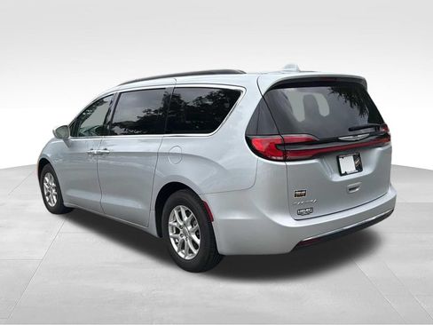 Used 2022 Chrysler Pacifica Touring-L FWD image 5