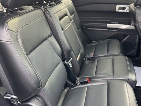 Used 2022 Ford Explorer Limited w/ Equipment Group 301A image 21