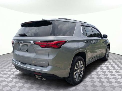 Used 2023 Chevrolet Traverse Premier FWD image 4