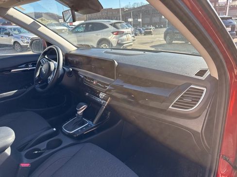 Used 2025 Kia Seltos X-Line image 11