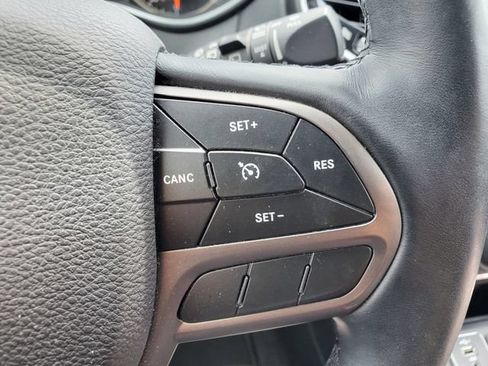 Used 2019 Jeep Cherokee Limited AWD/4WD image 8