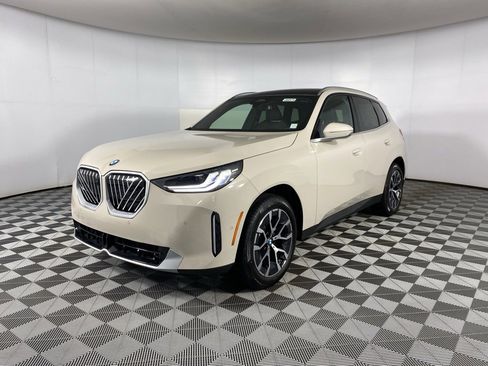 New 2026 BMW X3 xDrive30 w/ Premium Package image 3