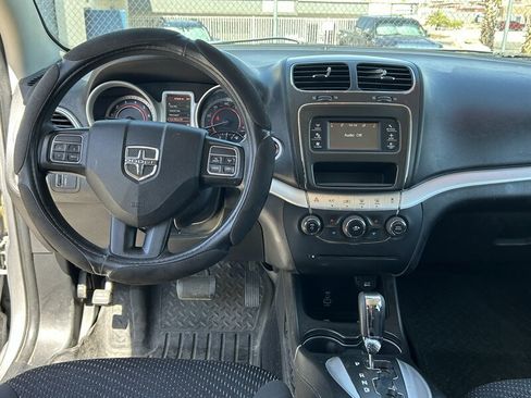 Used 2017 Dodge Journey SXT w/ Comfort/Convenience Group AWD/4WD image 14