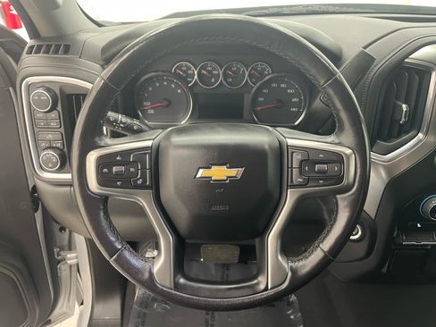 Used 2021 Chevrolet Silverado 1500 LT AWD/4WD image 11