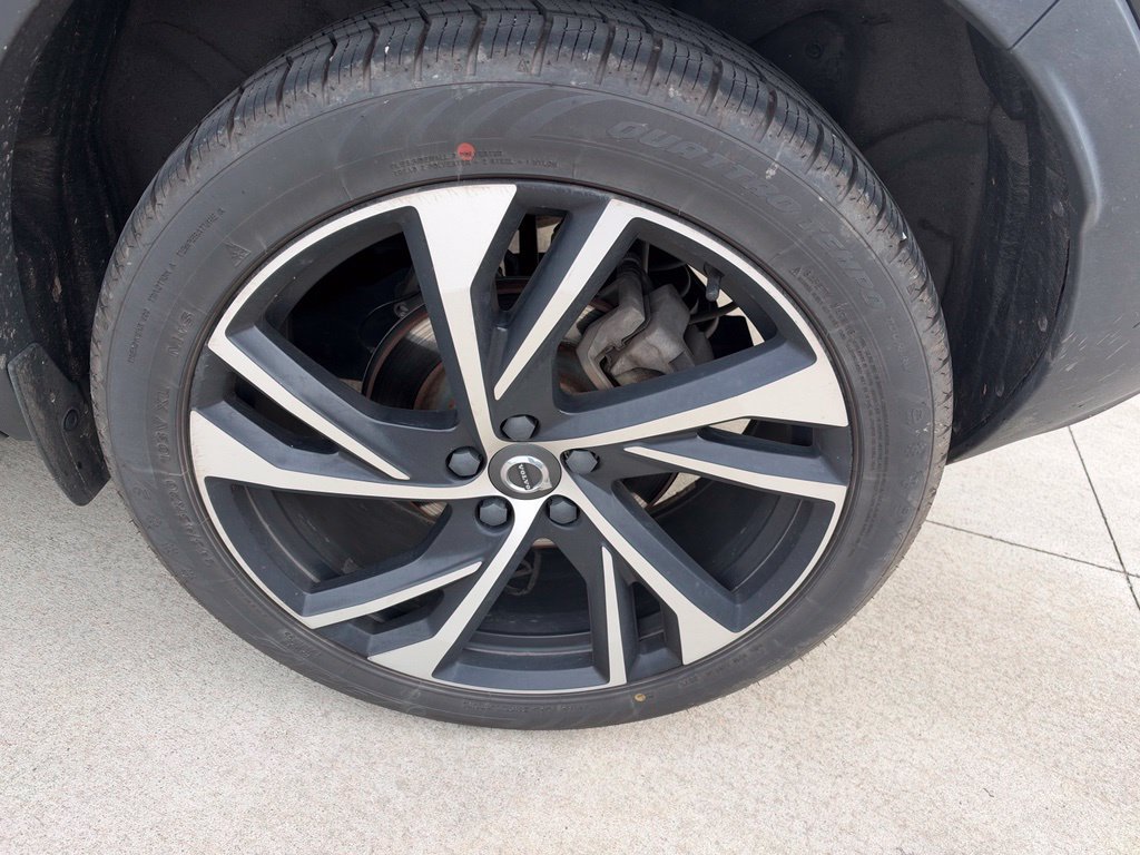 Used 2021 Volvo XC40 T5 R-Design w/ Climate Package AWD/4WD image 7